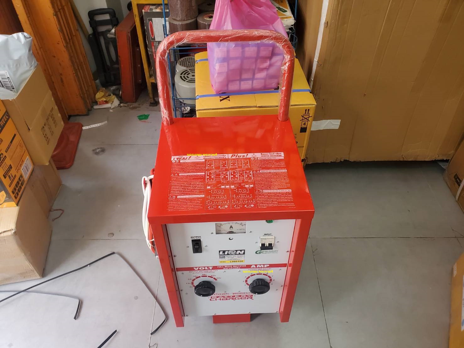 ตู้ชาร์จแบตเตอรี่ L060100 (60V 100A) LION