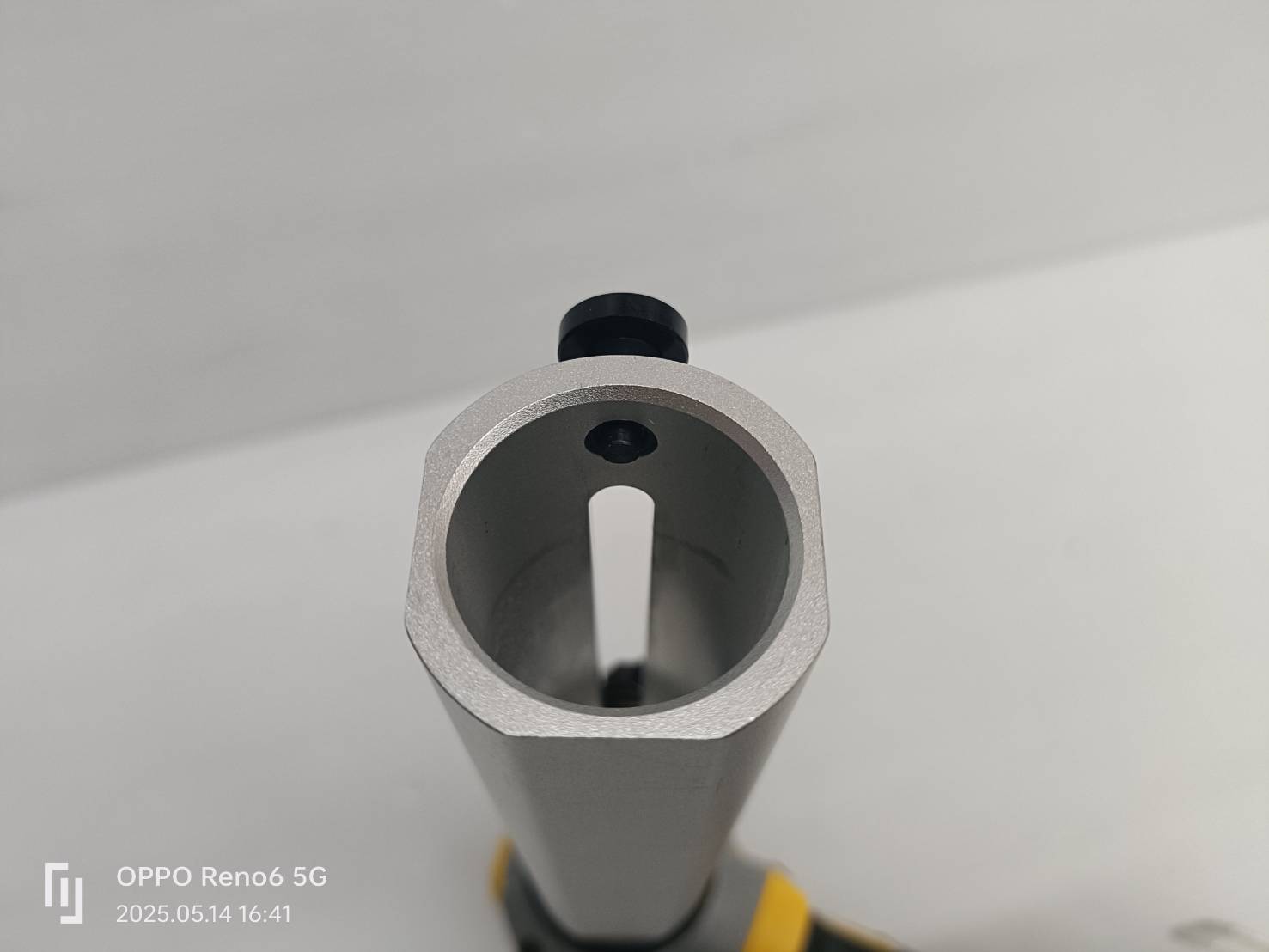 DEWALT เครื่องปอกสาย20V รุ่น DCE151NT-B1 (ตัวเปล่า)