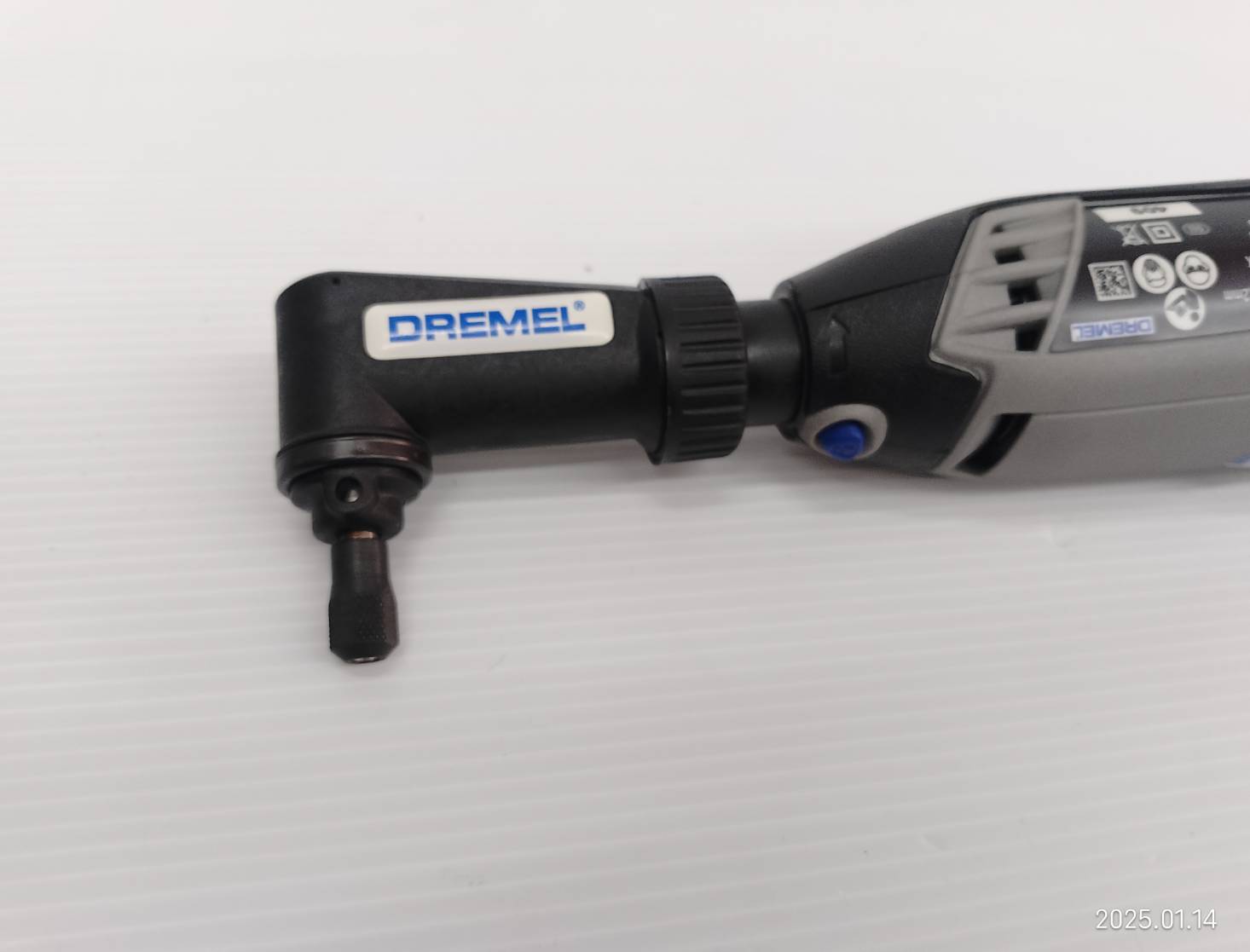 เครื่องเจียรมือ รุ่น 3000-8/64 พร้อมอุปกรณ์เสริม 64 ชิ้น DREMEL