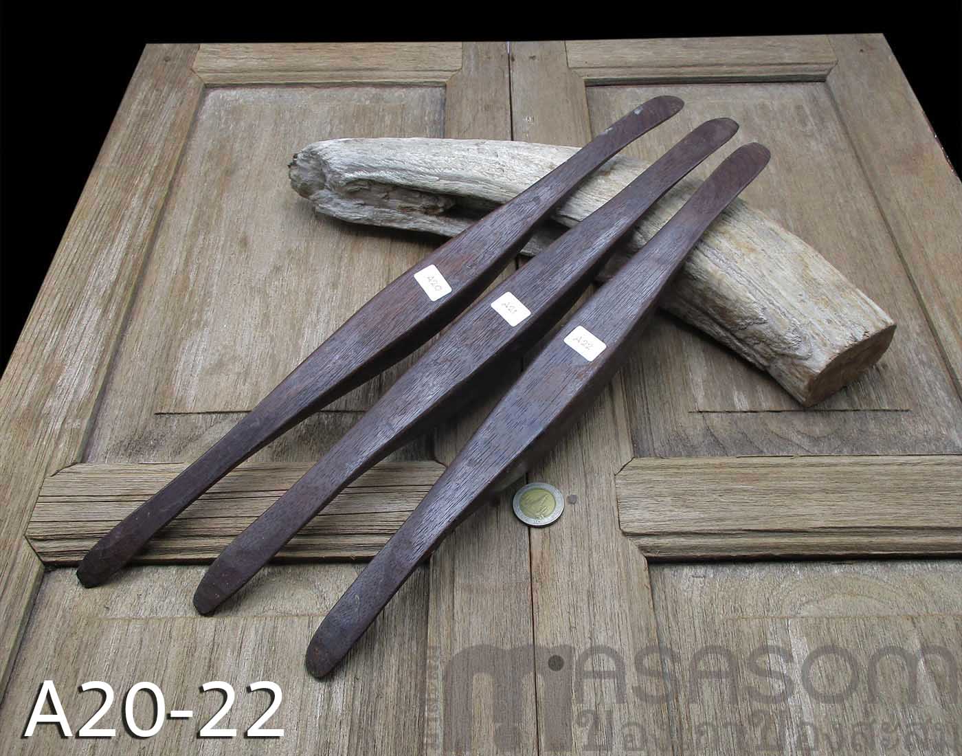 กระสวยทอผ้าเก่า