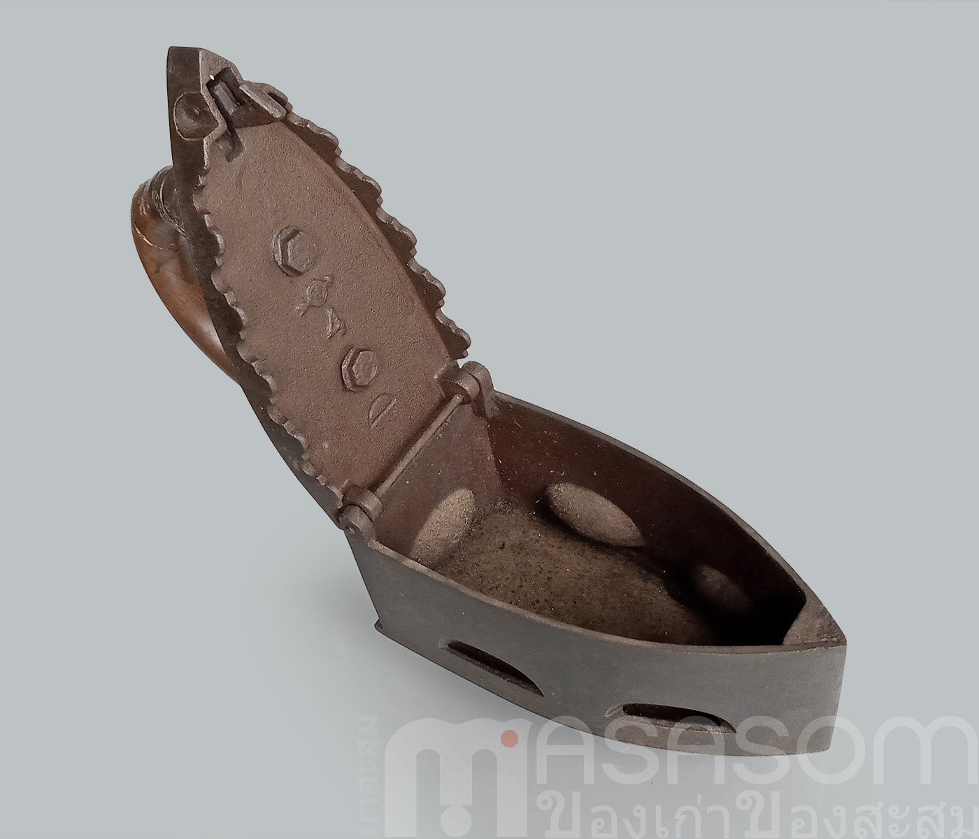 เตารีดเหล็กหล่อเก่ายุโรป