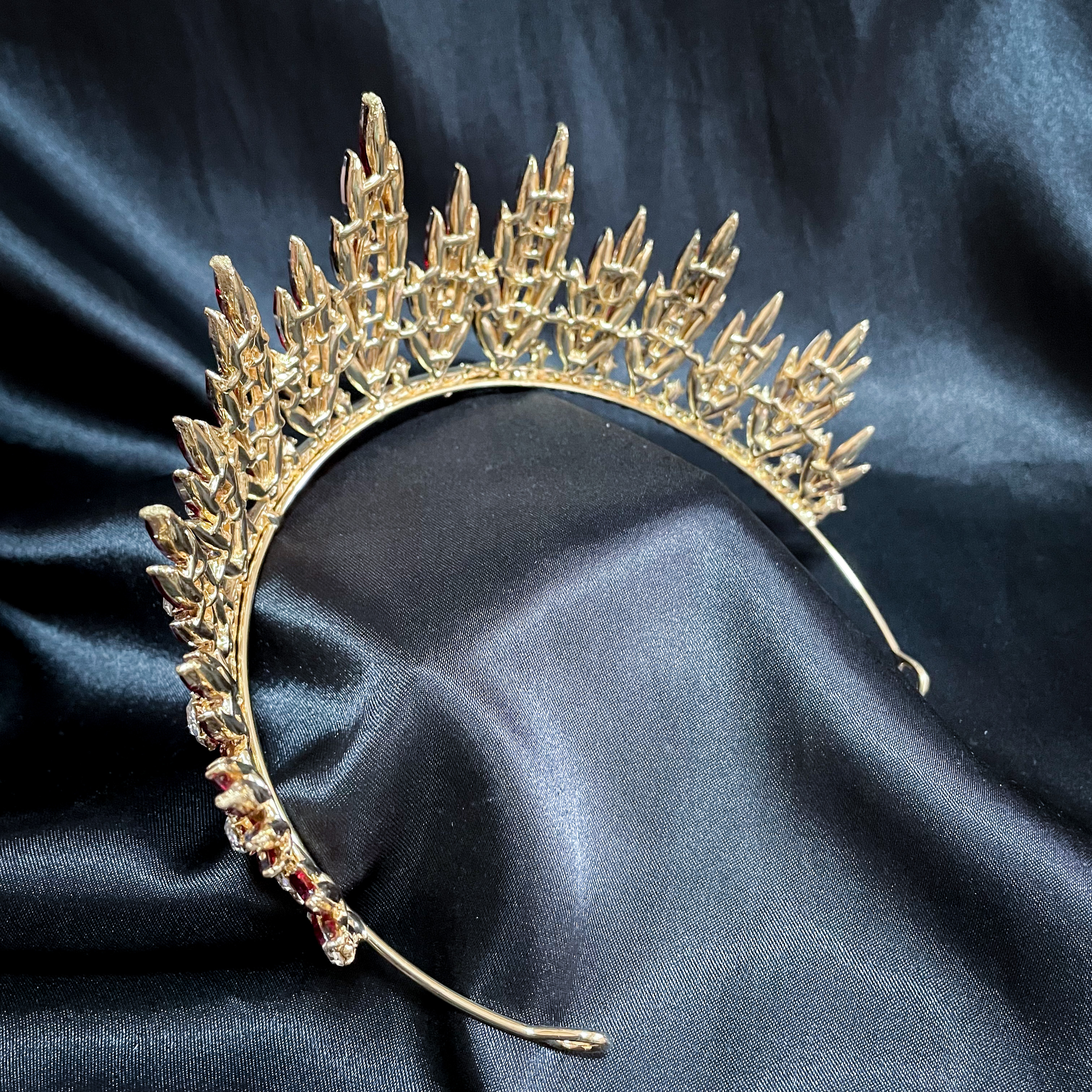 (พร้อมส่ง) เทียร่า 320 สีแดง มงกุฎนางงาม มงกุฎเจ้าหญิง งานสวย ปราณีต QCเพชรทุกเม็ด สินค้าพร้อมส่งจากไทย