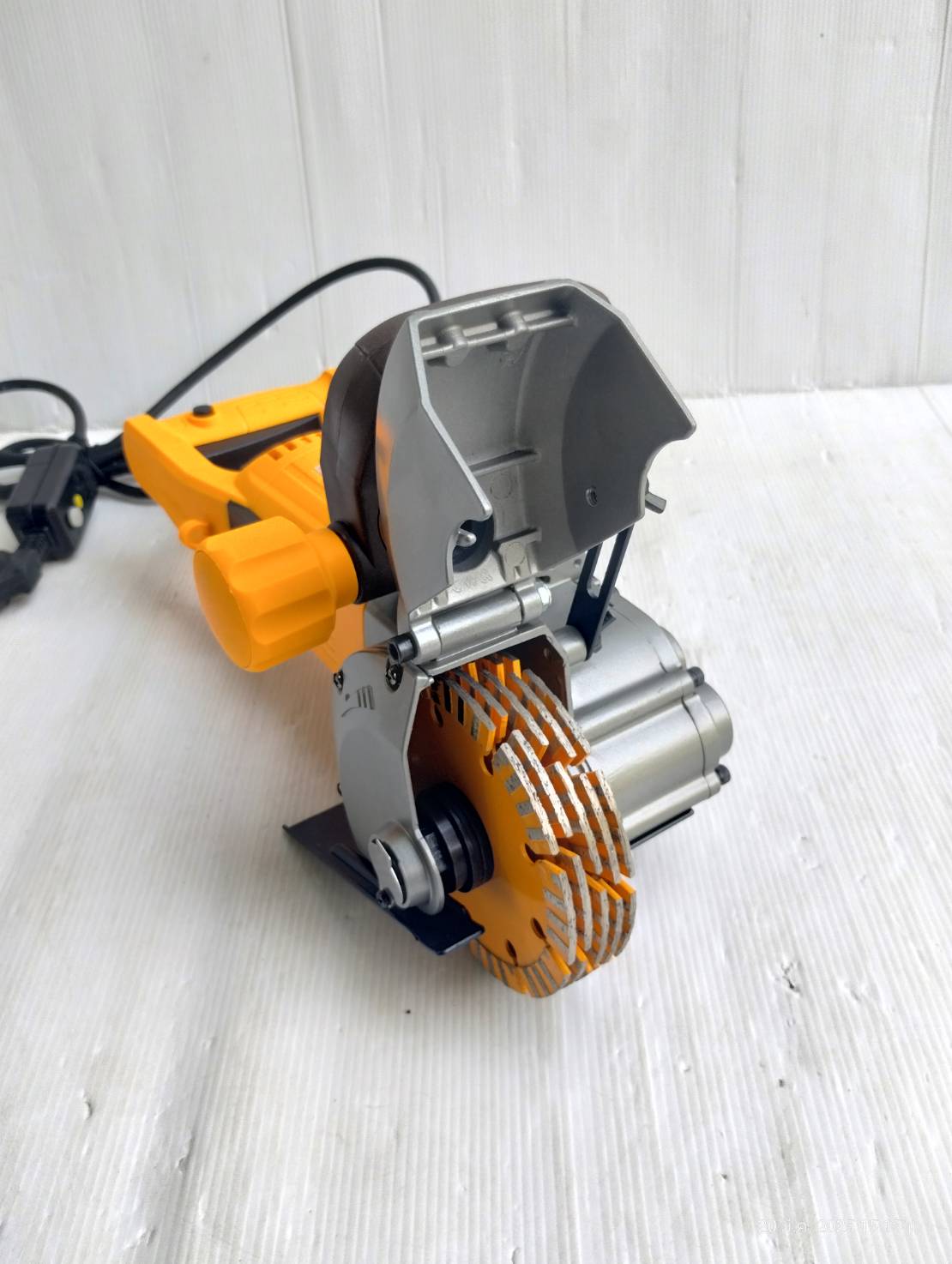 เครื่องเซาะร่องคอนกรีต5" WLC30001 INGCO