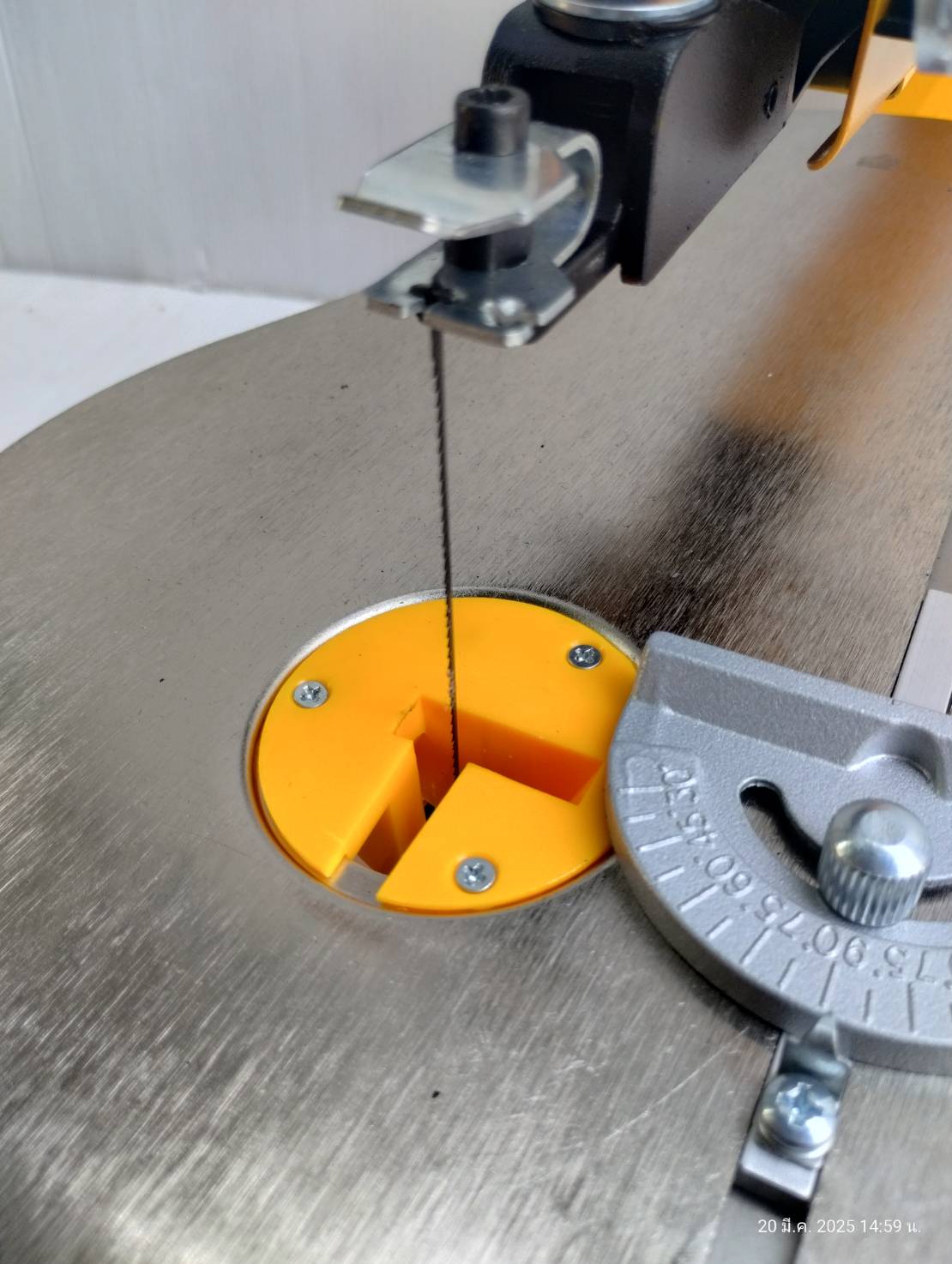 INGCO แท่นเลื่อยฉลุ 220 โวลต์ รุ่น SS852