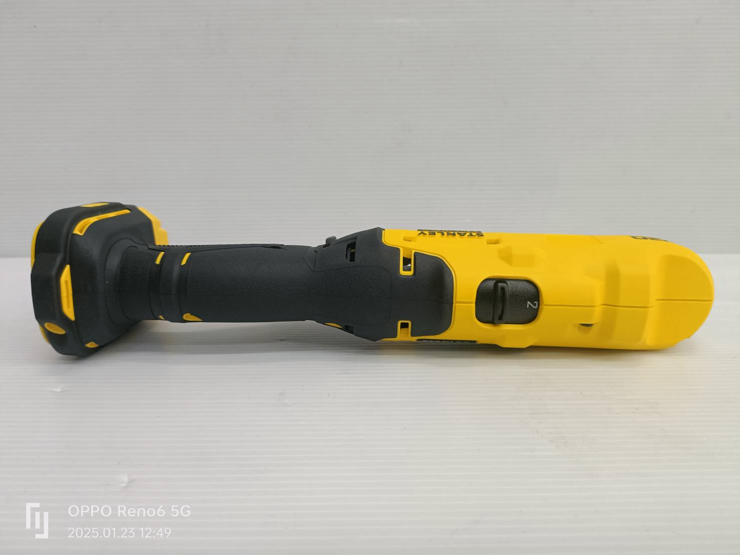 STANLEY รุ่น SCD750B สว่านมุมฉาก 20V Max (เฉพาะตัวเครื่อง)