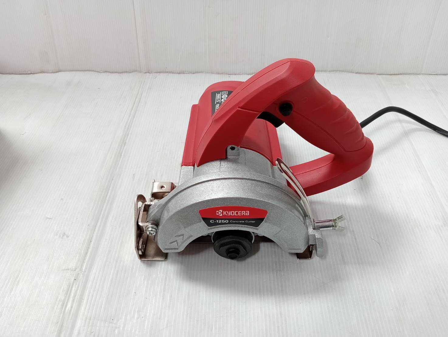 เครื่องตัดกระเบื้อง 4 นิ้ว รุ่น C1250 (1400วัตต์) KYOCERA