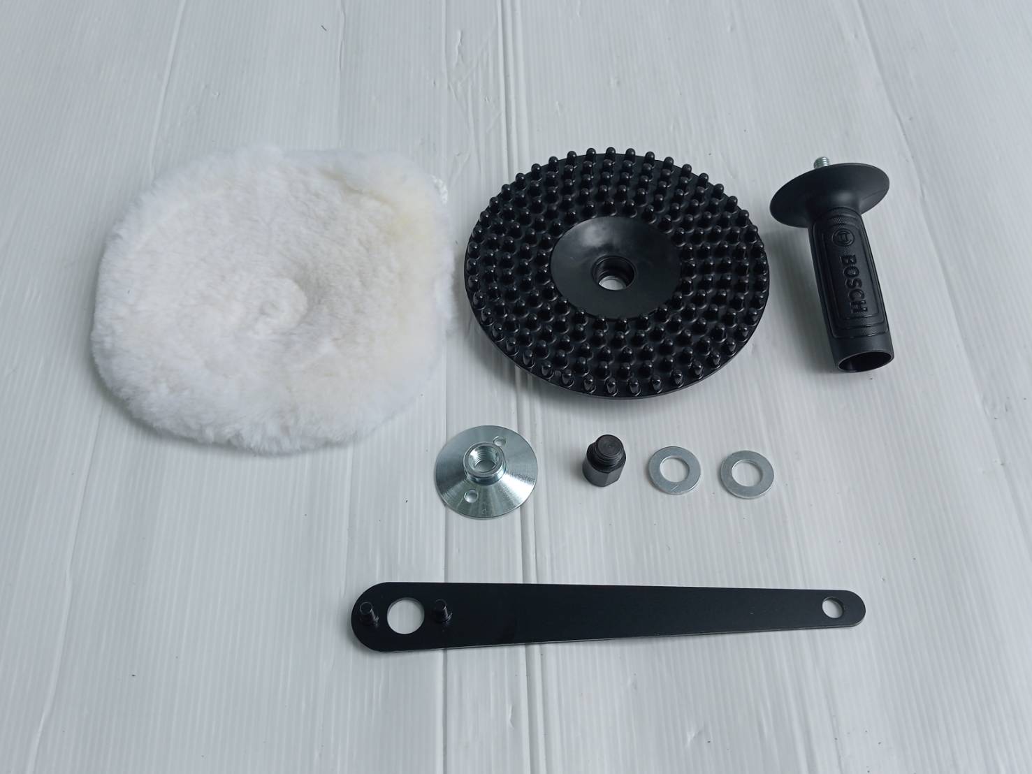 เครื่องขัดเงา ขัดสี 7นิ้ว GPO14-180S BOSCH