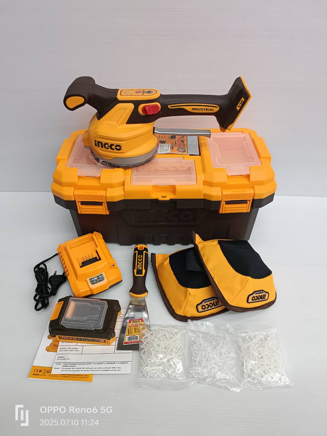 INGCO เครื่องดูดสั่นกระเบื้อง20V CTVLI20015 ครบชุดพร้อมกล่อง