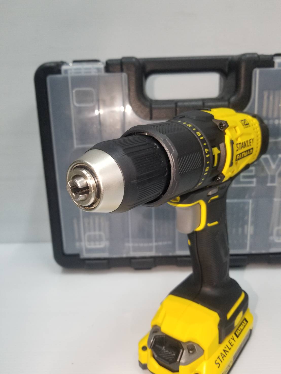 สว่านกระแทกไร้สาย SCD711D2KA-B1 STANLEY