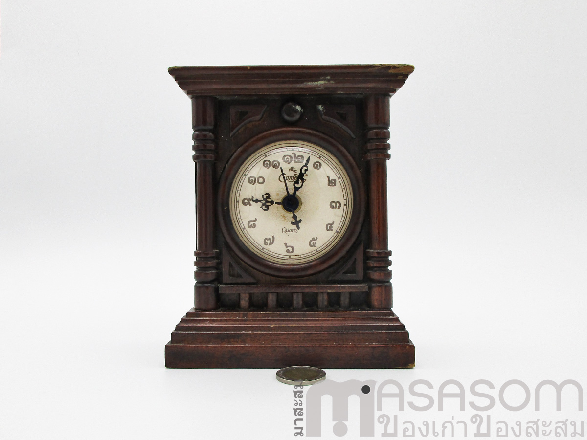 นาฬิกาตั้งโต๊ะไม้เก่า