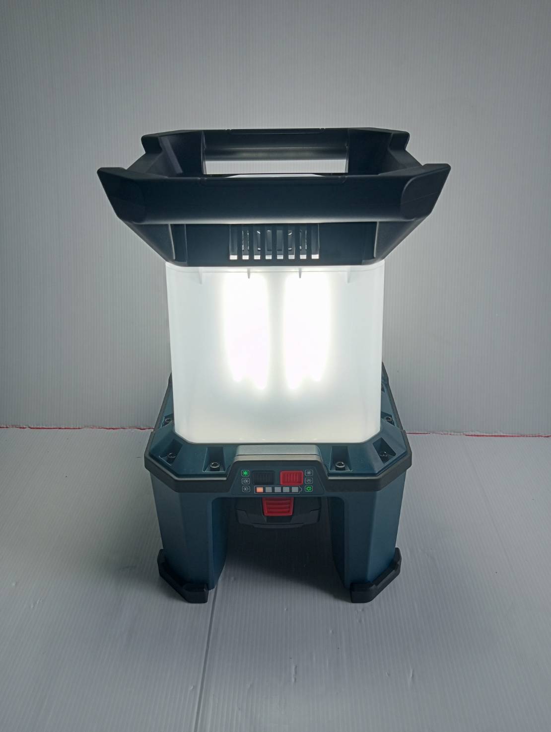 ไฟฉาย18V GLA18VH-7500 BOSCH SOLO