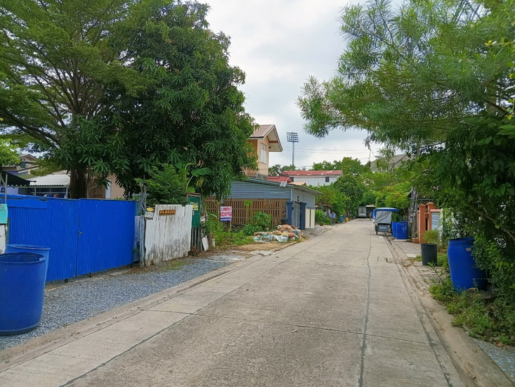 H1109 ขายด่วน ที่ดิน 82 ตร.วา อยู่ถนนศิริเกษม ซอย11 ต.บางไผ่ ภาษีเจริญ กว้าง 10 เมตร ลึก 32.80 เมตร เหมาะปลูกบ้าน ใกล้โรงเรียนอัญสัมชัญธนบุรี