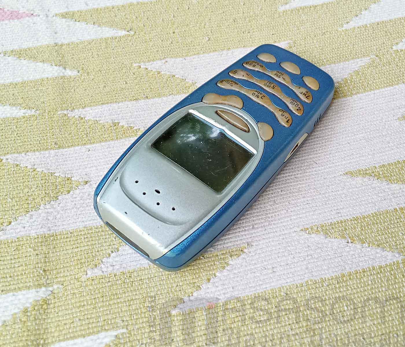 โทรศัพท์มือถือ Nokia 3315