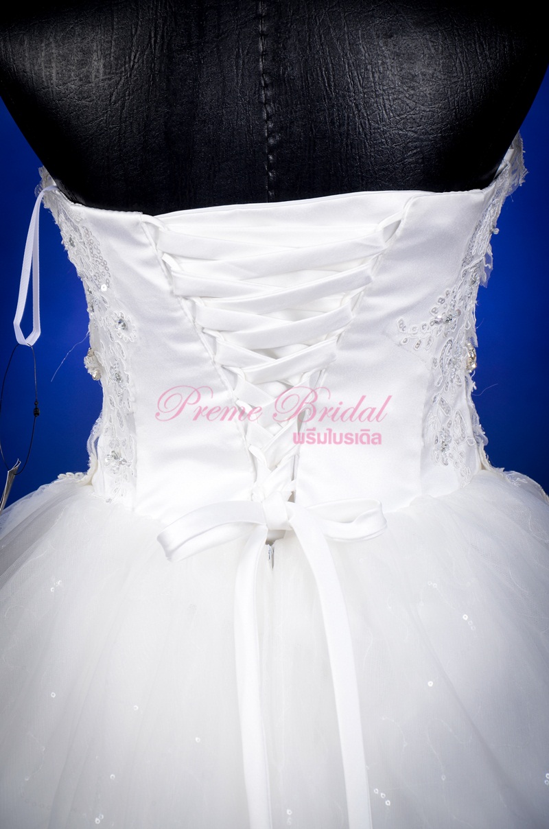 ชุดแต่งงานไซส์ M ตกแต่งเพชรงานปักแน่น หรูหรา