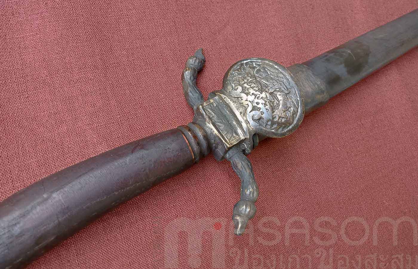 มีดดาบสั้นด้ามขากวาง