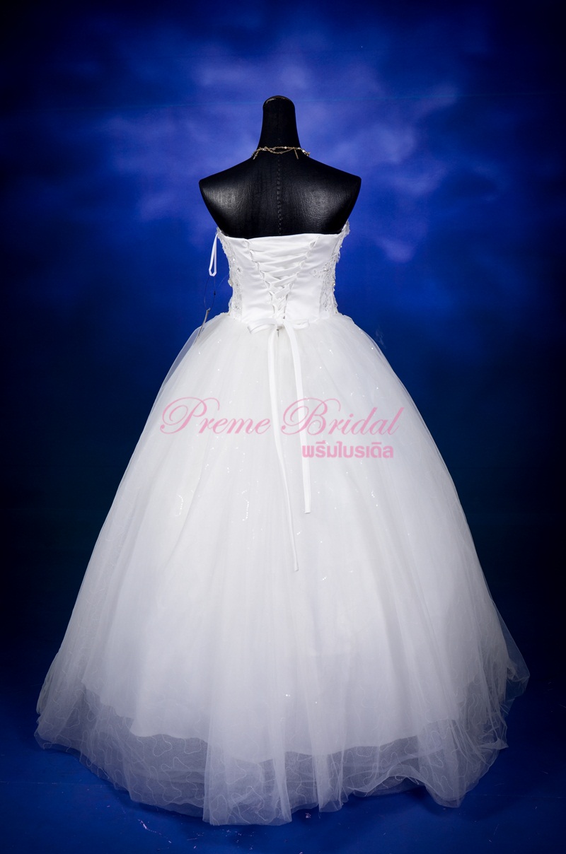 ชุดแต่งงานไซส์ M ตกแต่งเพชรงานปักแน่น หรูหรา