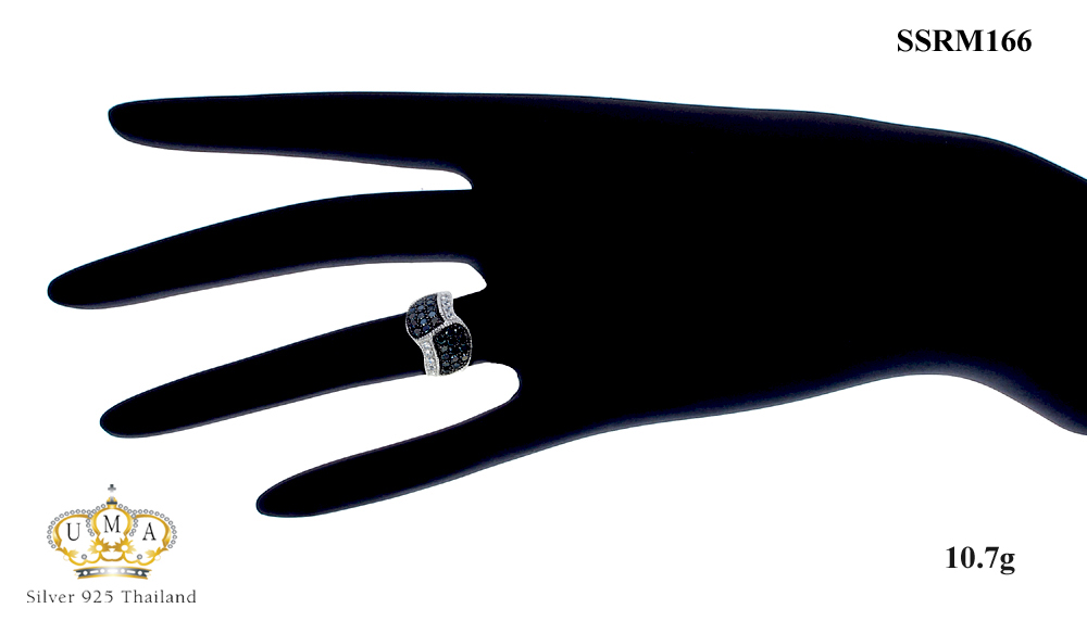 แหวนเพชร ตัวเรือนเงินแท้100% (เงินแท้92.5%) ประดับ เพชรCZ ดีไซน์เก๋หรูดูดี ฝังเพชรกลมขาวกับเพชรกลมดำ มีเอกลักษณ์มาก งานออกแบบโดดเด่นไม่เหมือนใคร เมื่อสวมใส่แล้วรับรองว่าเริ่ดเชิดทุกเวลา