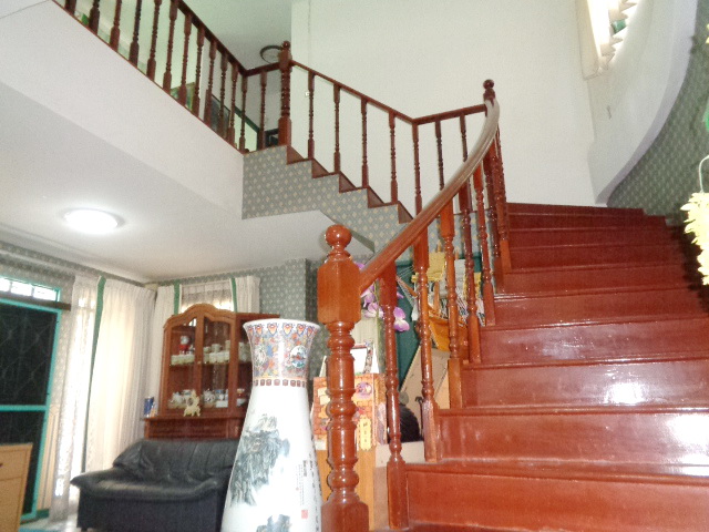 H1201 ขายบ้านเดี่ยว 50 ตร.วา หมู่บ้านวรารักษ์ อยู่ถนนเลียบคลองสอง ซอย27 ใกล้ซาฟารีเวิลด์ แชวงสามวาตะวันตก มีนบุรี ตกแต่งสวย พร้อมอยู่