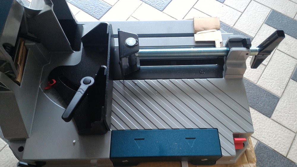 แท่นตัดเหล็กไร้สะเก็ดไฟ GCD12JL BOSCH