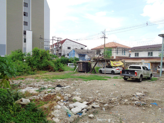 H1198 ขายที่ดินเปล่า ถมแล้ว 175.8 ตารางวา ซอยนวมินทร์85 จากถนนนวมินทร์ เข้าซอย 600 เมตร