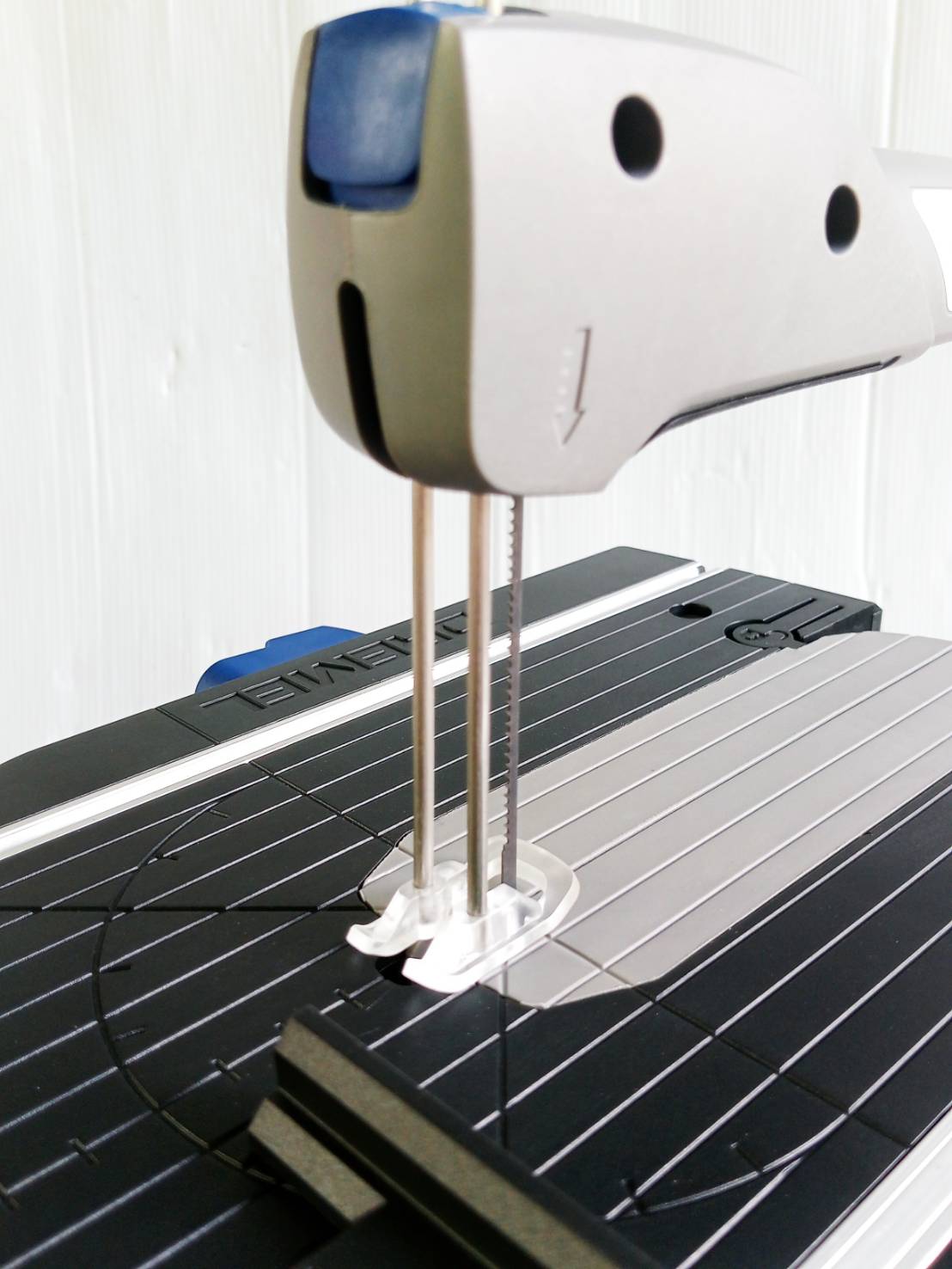 แท่นฉลุ MOTO SAW DREMEL MS20-1/5 F013MS20JA