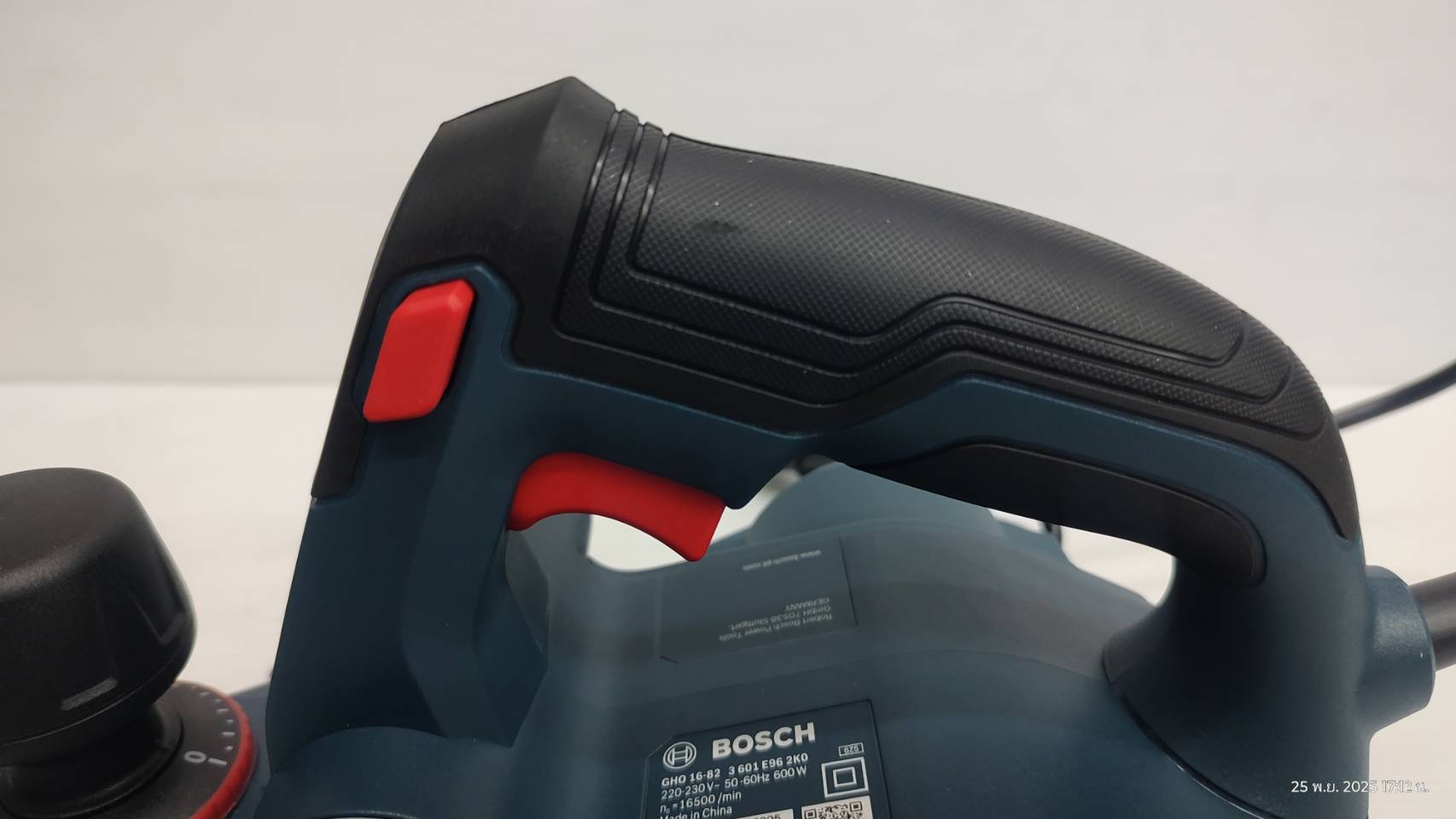 กบไฟฟ้า3" GHO16-82 BOSCH 06015962K0