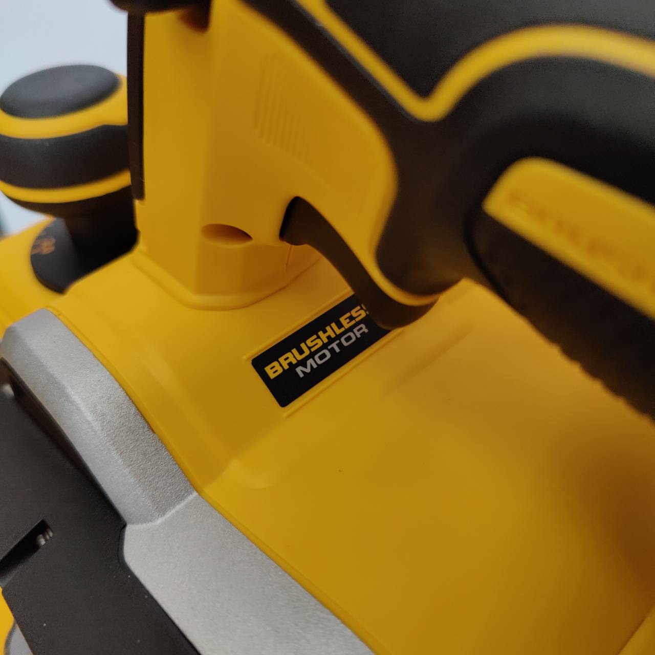 กบไสไม้ไร้สาย3" 20V DCP580N DEWALT