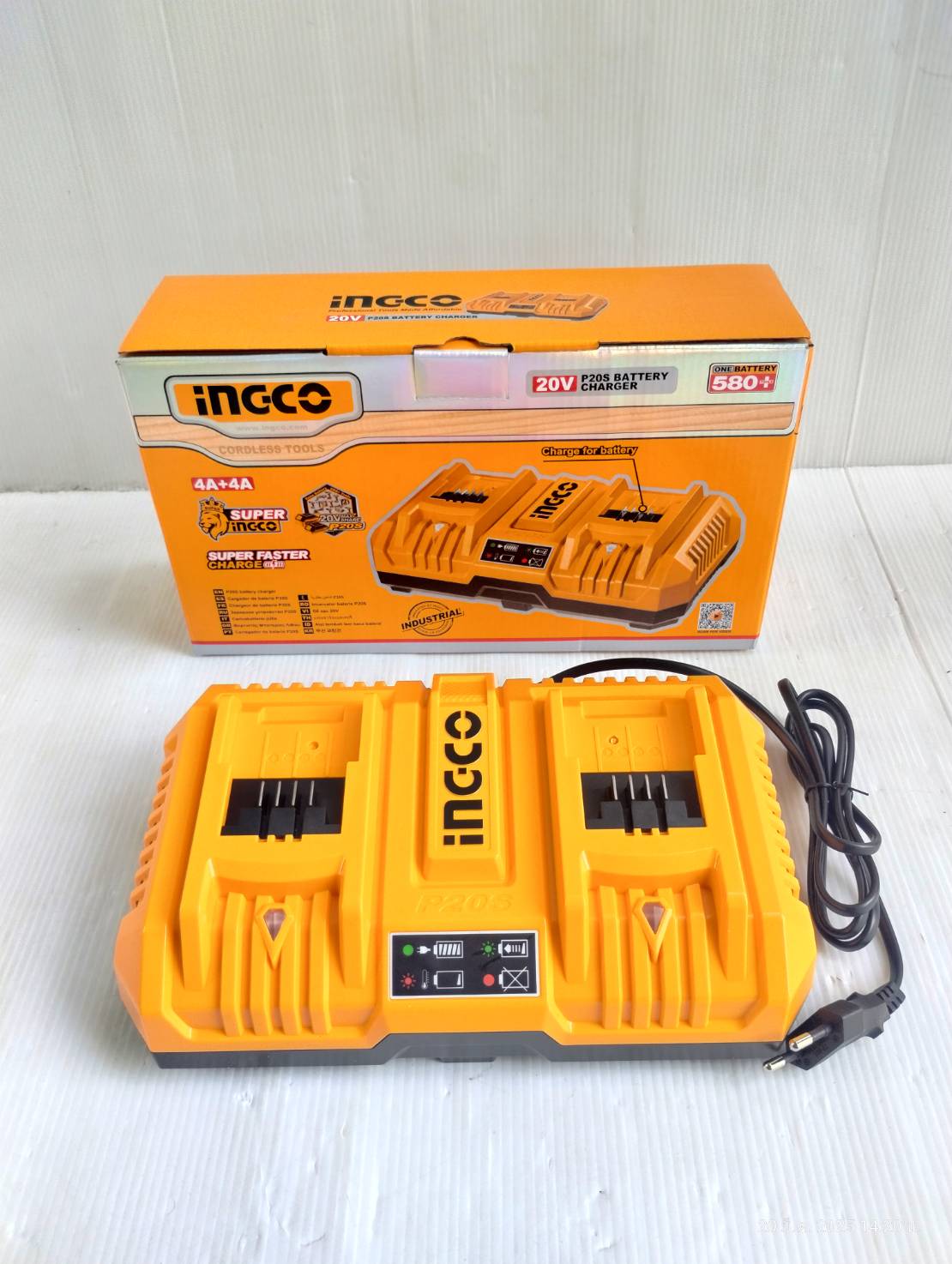 INGCO แท่นชาร์จแบตเตอรี่ 2 พอร์ต 20V/8A รุ่น FCLI2082