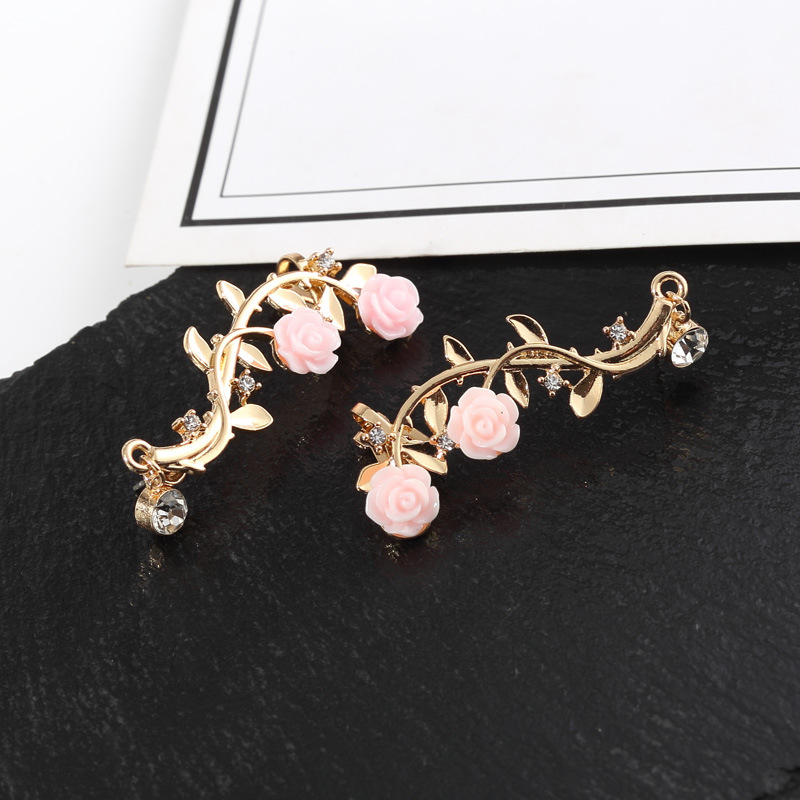 (พร้อมส่ง) ต่างหู 103 (แบบเข็ม) ลายดอกไม้สวยงาม สินค้าพร้อมจัดส่งจาก จ.อุบลราชธานี