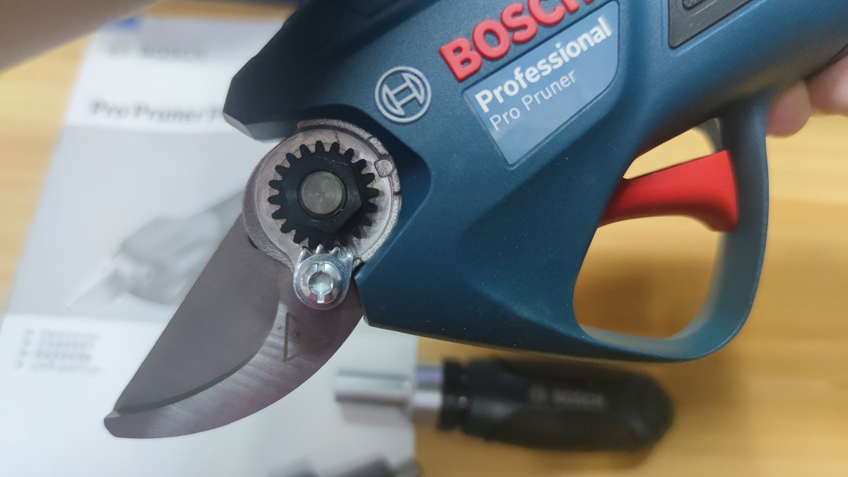 กรรไกรตัดกิ่งไร้สาย Pro Pruner BOSCH SOLO