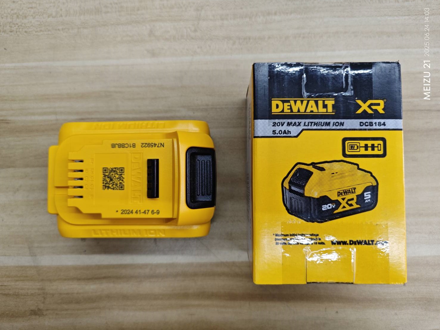 แบตเตอรี่ 20V / 5.0Ah DCB184 DEWALT