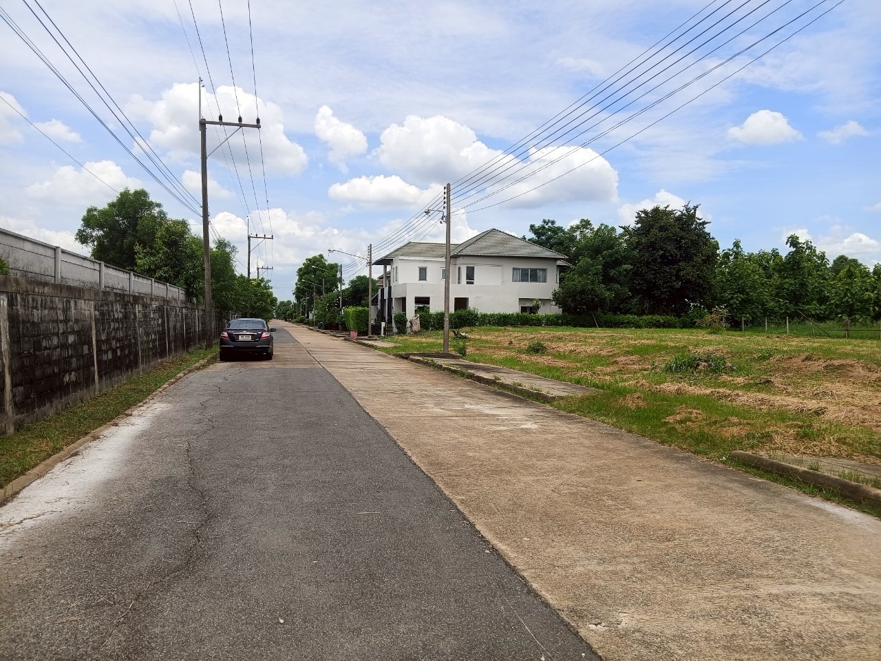 🚩H1272 ขายด่วน! เท่าราคาประเมิน ที่ดินlสวยถมแล้ว 142 ตารางวา (มี 2แปลง อยู่ติดกัน) ในโครงการสารินปาร์ค รังสิตคลอง5 ทำเลดี เหมาะปลูกบ้าน ใกล้มหาวิทยาลัยอีสเทิร์นเอเชีย มหาวิทยาลัยเทคโนโลยี่ราชมงคลธัญบุรี