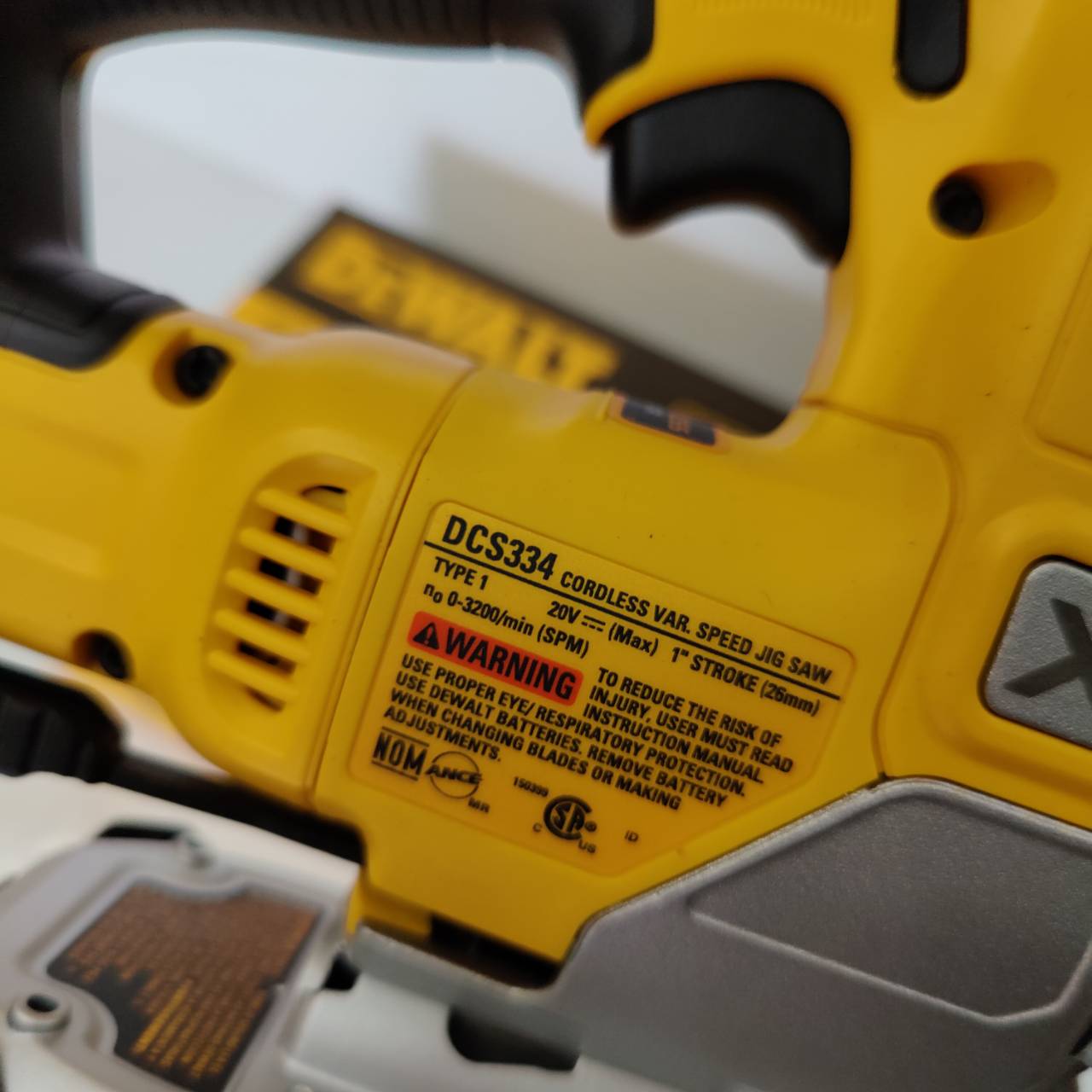 จิกซอไร้สาย20V DCS334B DEWALT