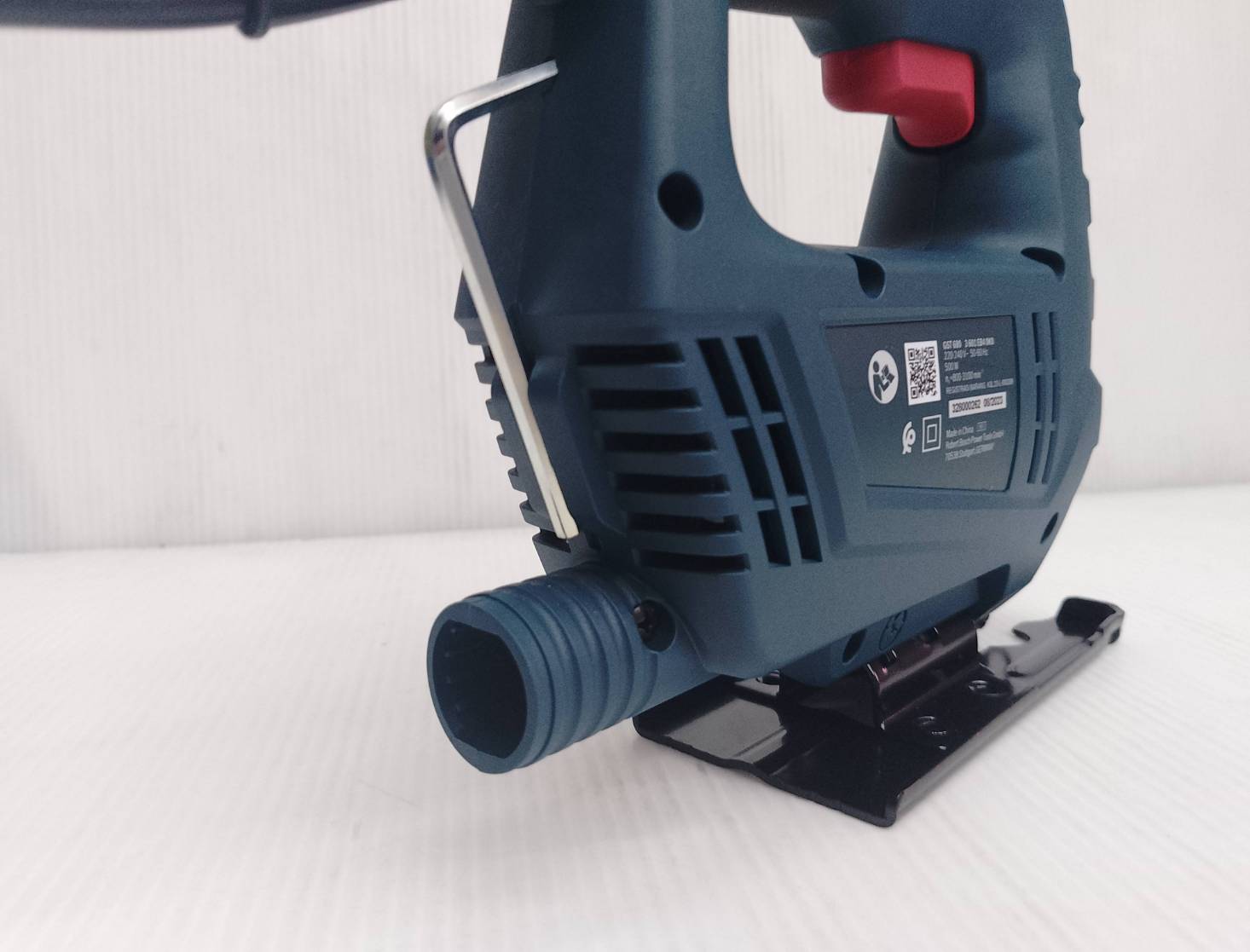 จิกซอ GST680 BOSCH