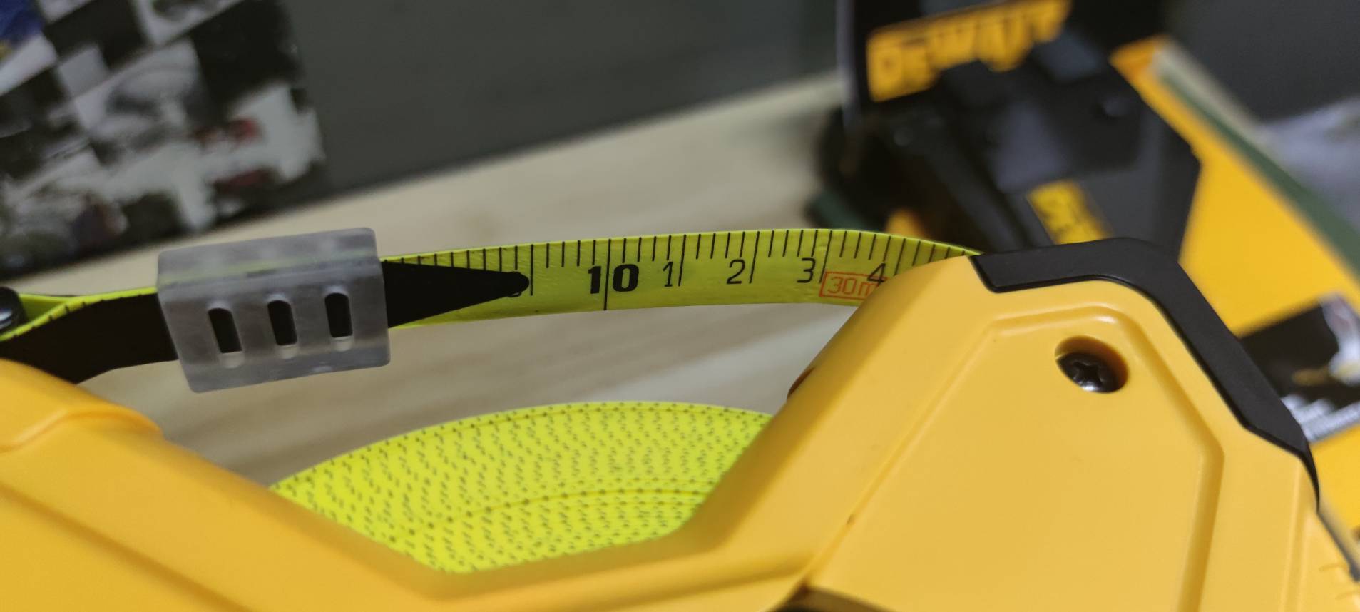 เทปวัดสายไฟเบอร์/เทปวัดที่30เมตร DWHT34066 DeWALT