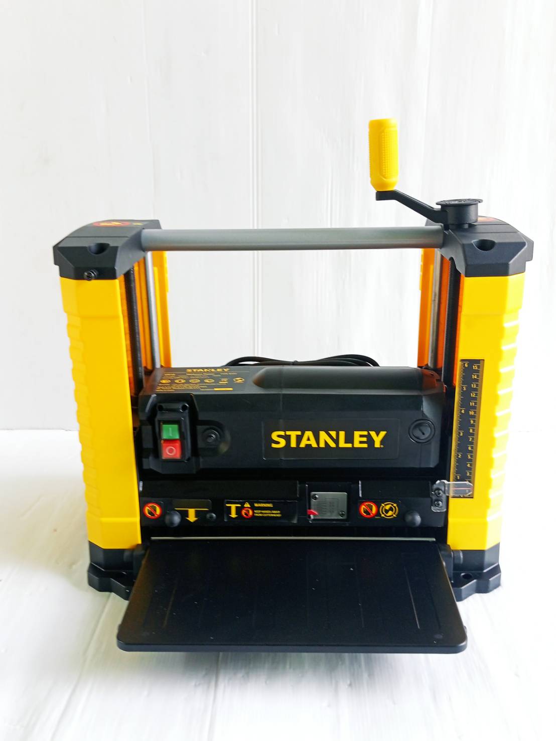 STANLEY เครื่องรีดไม้ไฟฟ้า 12 นิ้ว STP18-B1 (1800 วัตต์) รับประกันศูนย์ 2 ปี