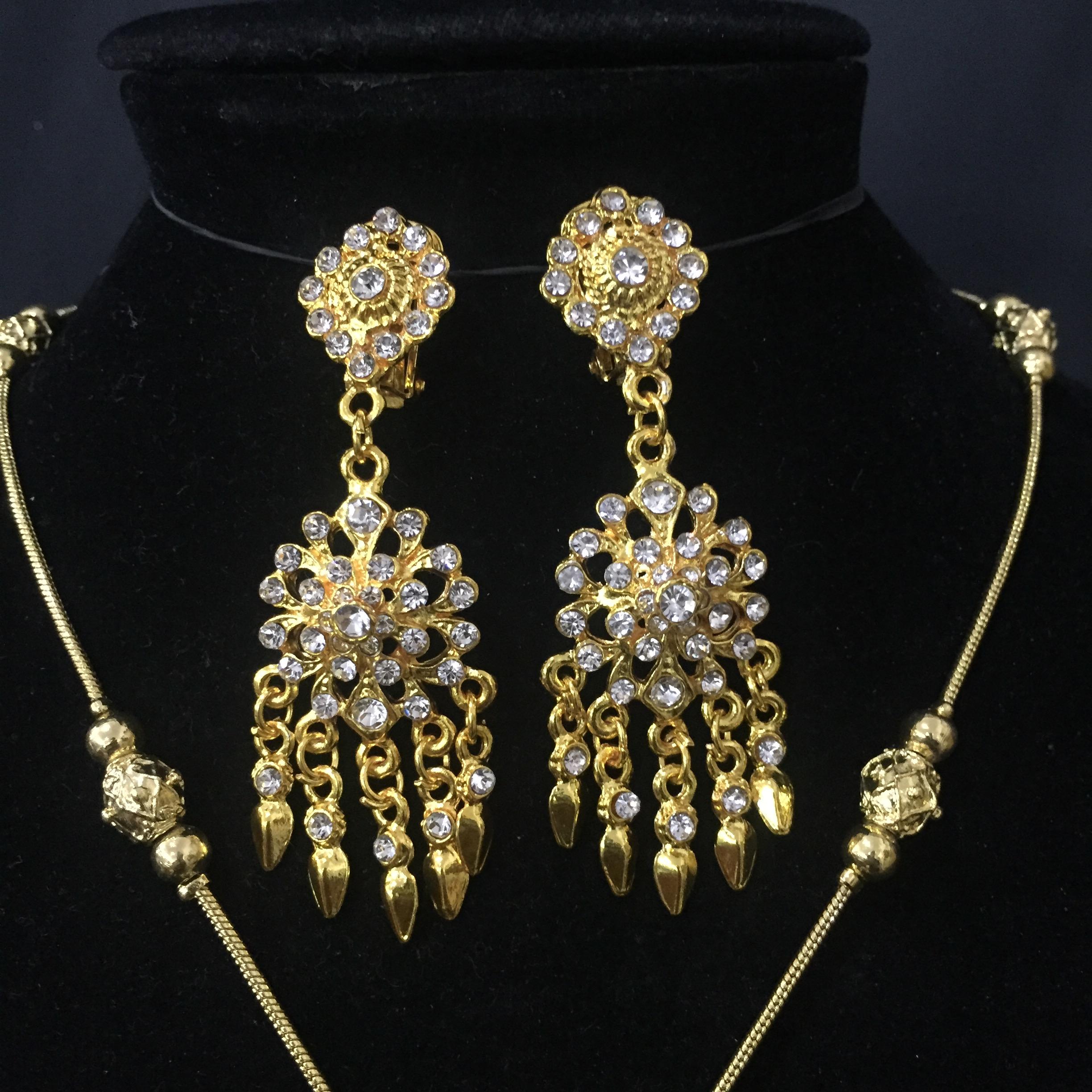 (พร้อมส่ง) เครื่องประดับไทยสร้อยคอ+ต่างหูแบบหนีบ 054