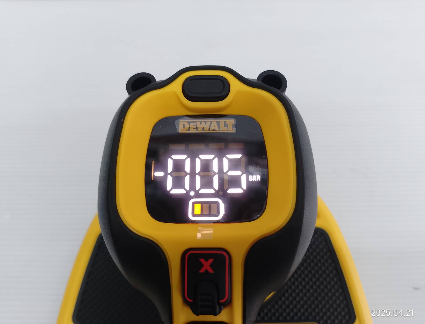 DEWALT อุปกรณ์ยกของสูญญากาศไร้สาย รุ่น DCE592B