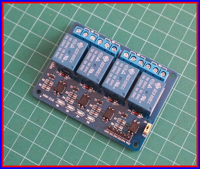 1x แผงวงจรรีเลย์ DC 5V ขนาด 4 ช่อง มีออปโต้ (Relay)