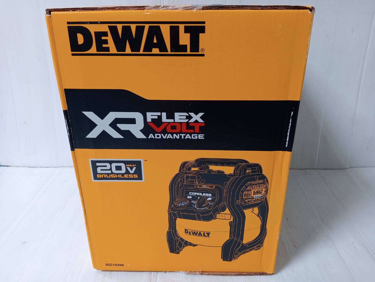 DEWALT รุ่น DCC1020N-KR ปั๊มลมไร้สายไร้แปรงถ่าน 10 ลิตร 20V Max Flexvolt Advantage เฉพาะตัวเครื่อง