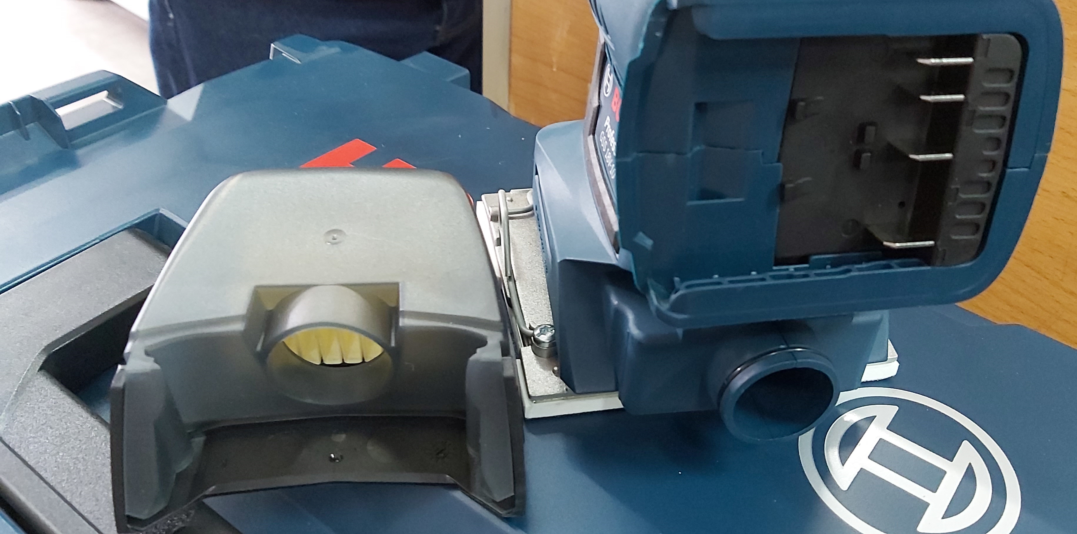 ขัดกระดาษทรายมัลติไร้สาย GSS18V-10 BOSCH SOLO