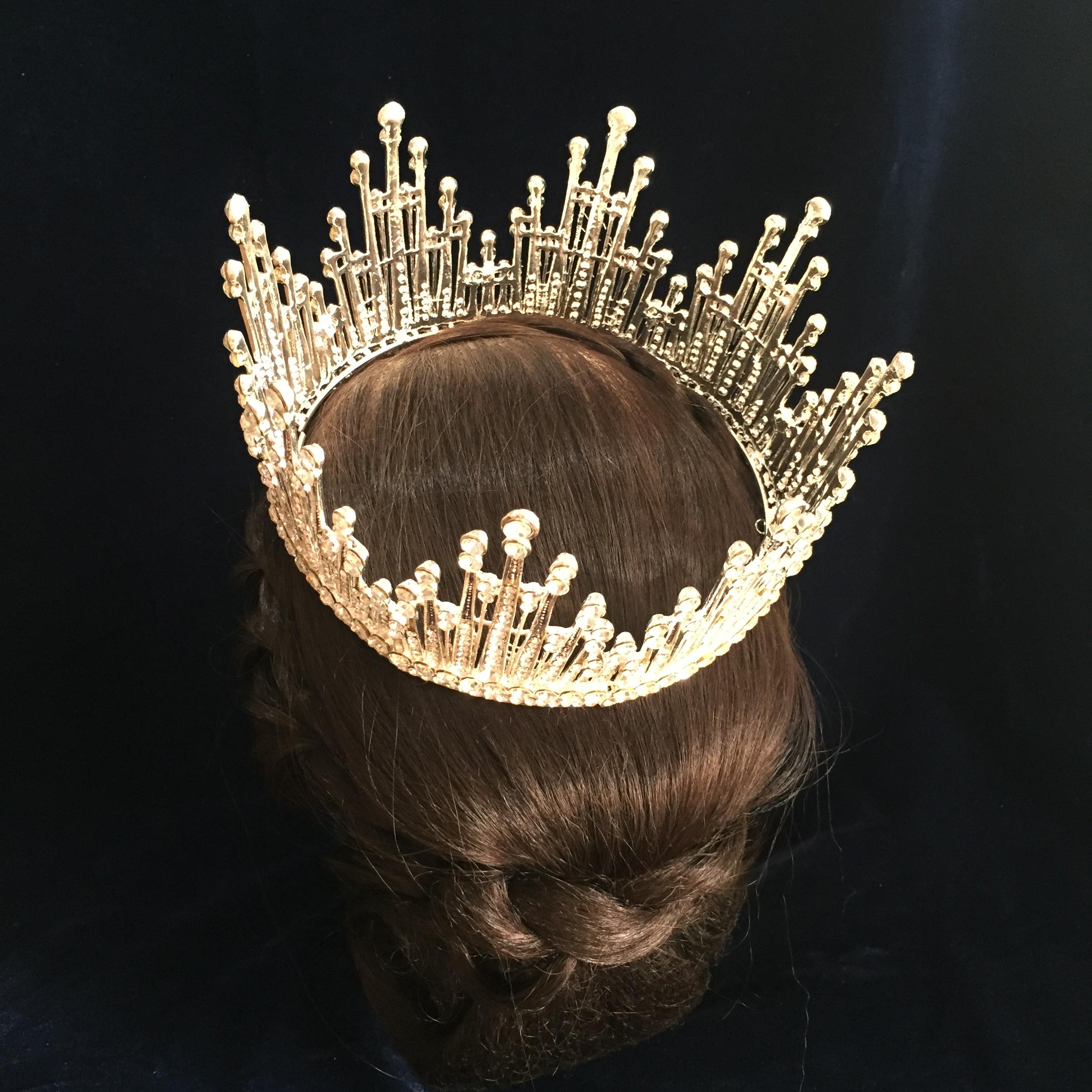 (พร้อมส่ง) มงกุฎ 037 สีเงิน รุ่นเพชร มงกุฎนางงาม มงกุฎประกวด งานสวย งานคุณภาพ