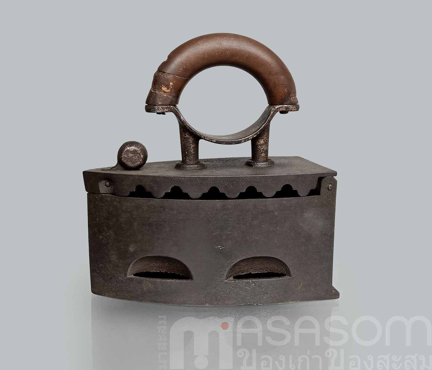 เตารีดเหล็กหล่อเก่ายุโรป