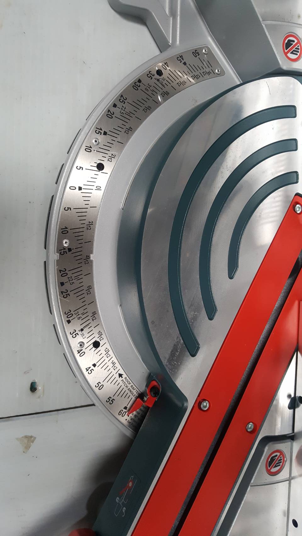 แท่นตัดองศา12" GCM12GDL BOSCH