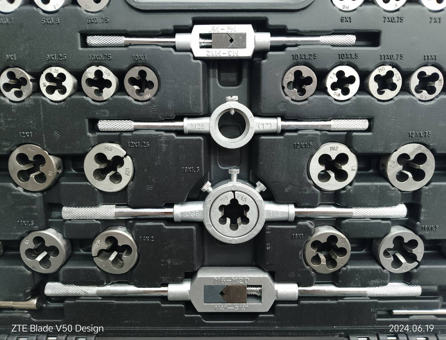 ชุดต๊าปเกลียว110ชิ้น KN-110A KONY (มิล)