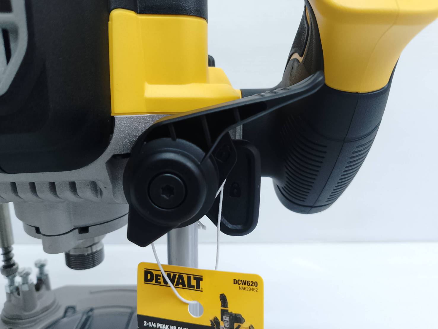 เร้าเตอร์20V 1/4"-1/2" DCW620B DEWALT (ตัวเปล่า)