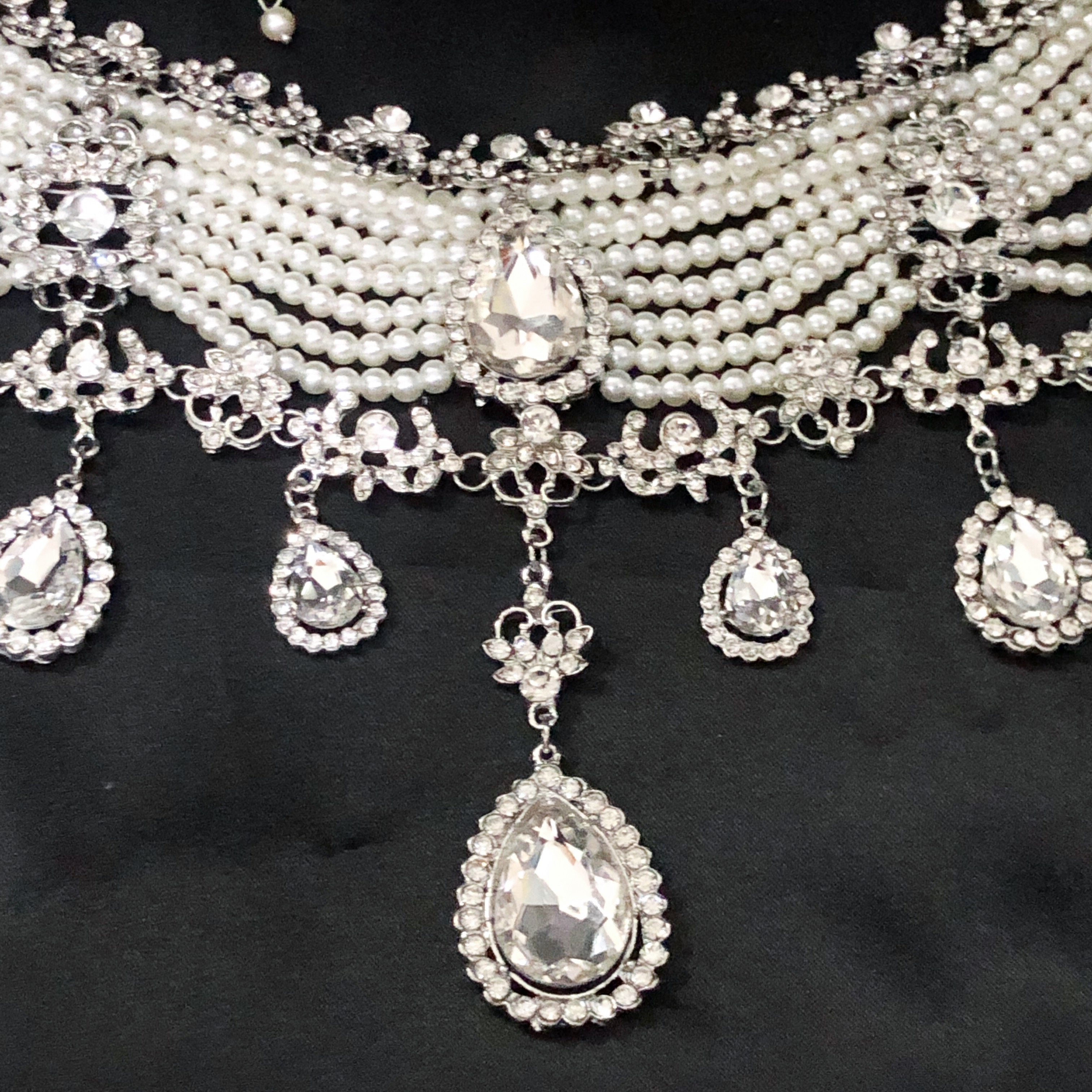 (พร้อมส่ง) สร้อยคอไข่มุก+ต่างหู 089 (หนีบ) สีเงิน