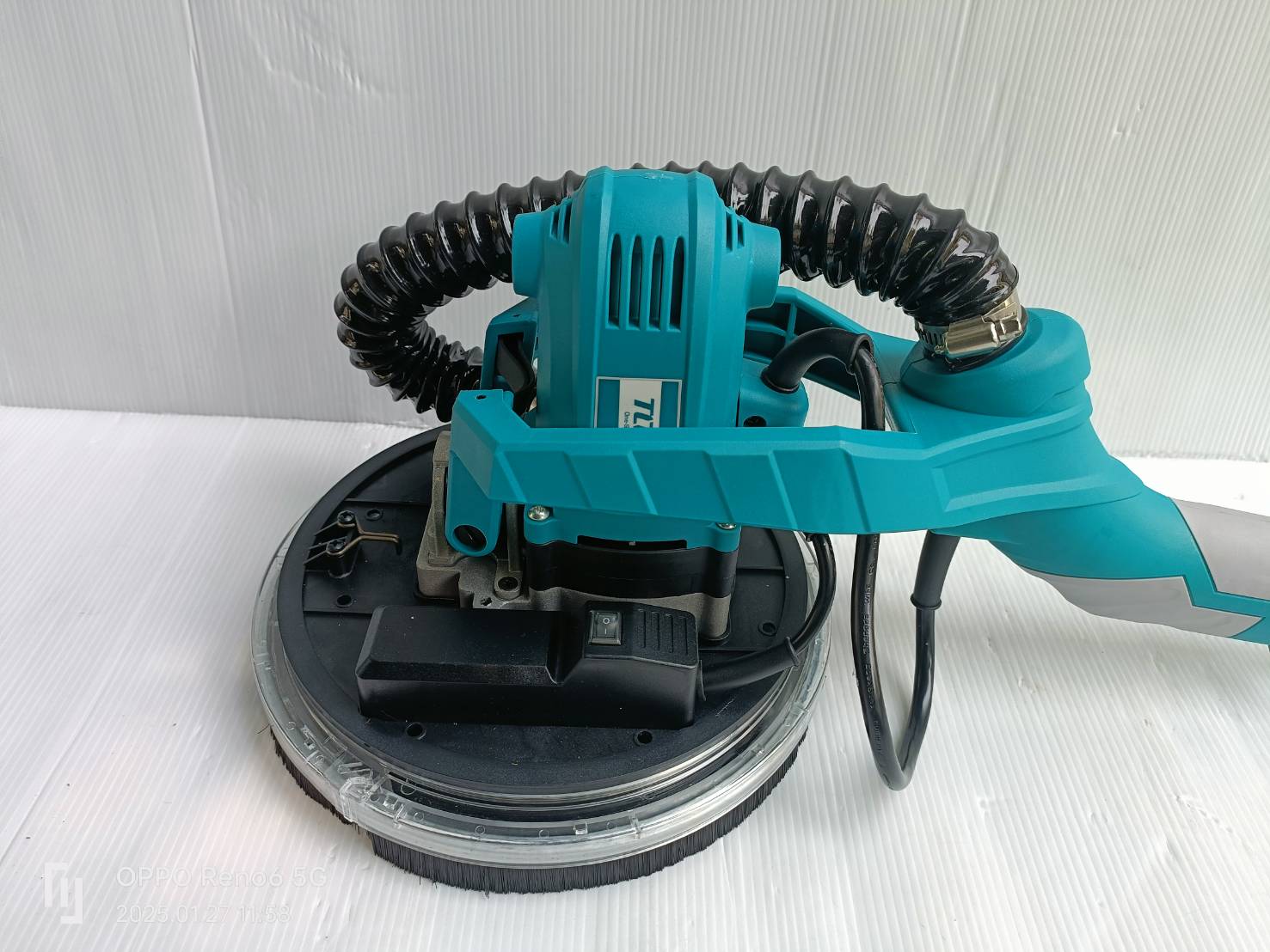 Total เครื่องขัดผนังปูนและฝ้า กำลัง 1050W รุ่น TWS10501