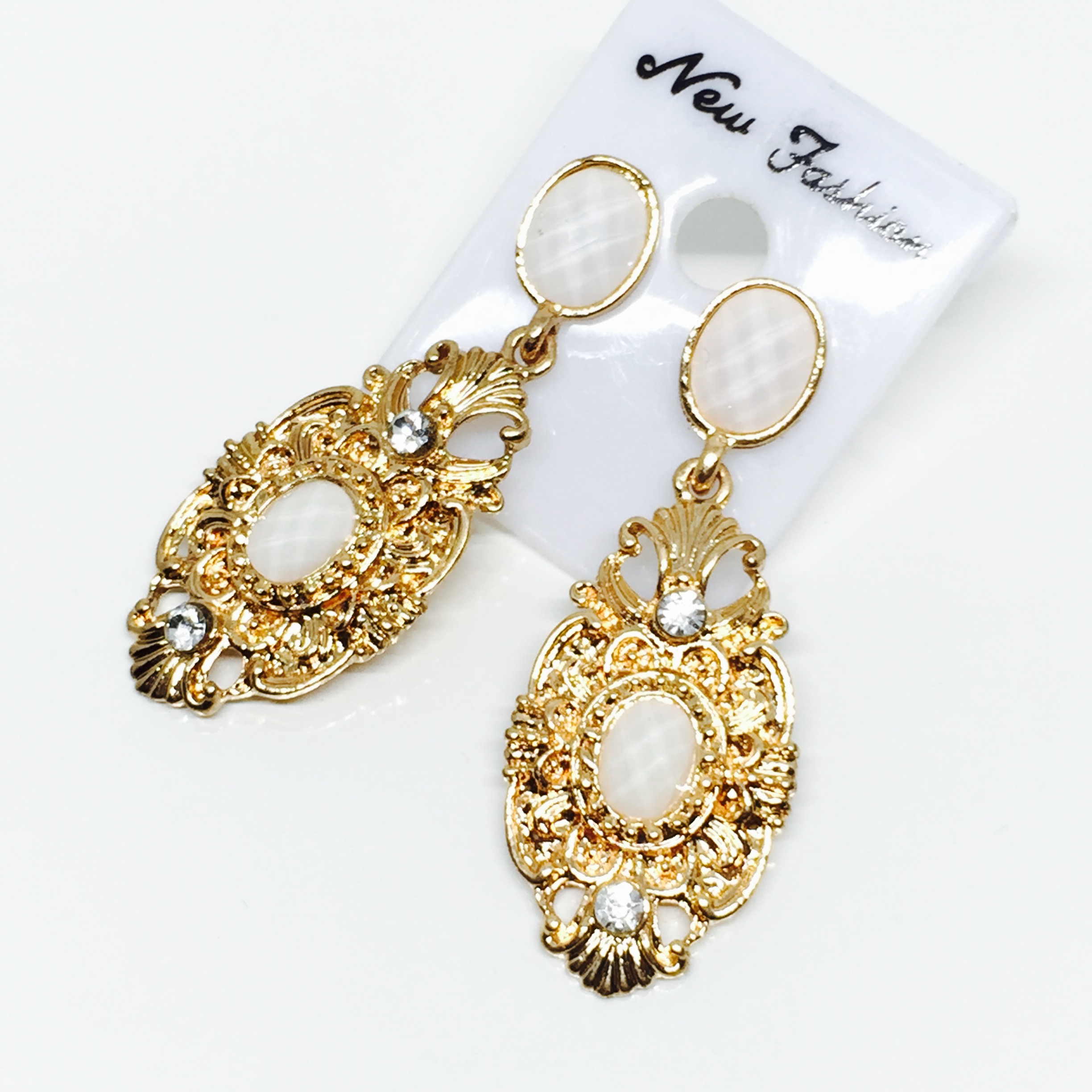 (พร้อมส่ง) ต่างหูคละแบบ คู่ละ 50 บาท
