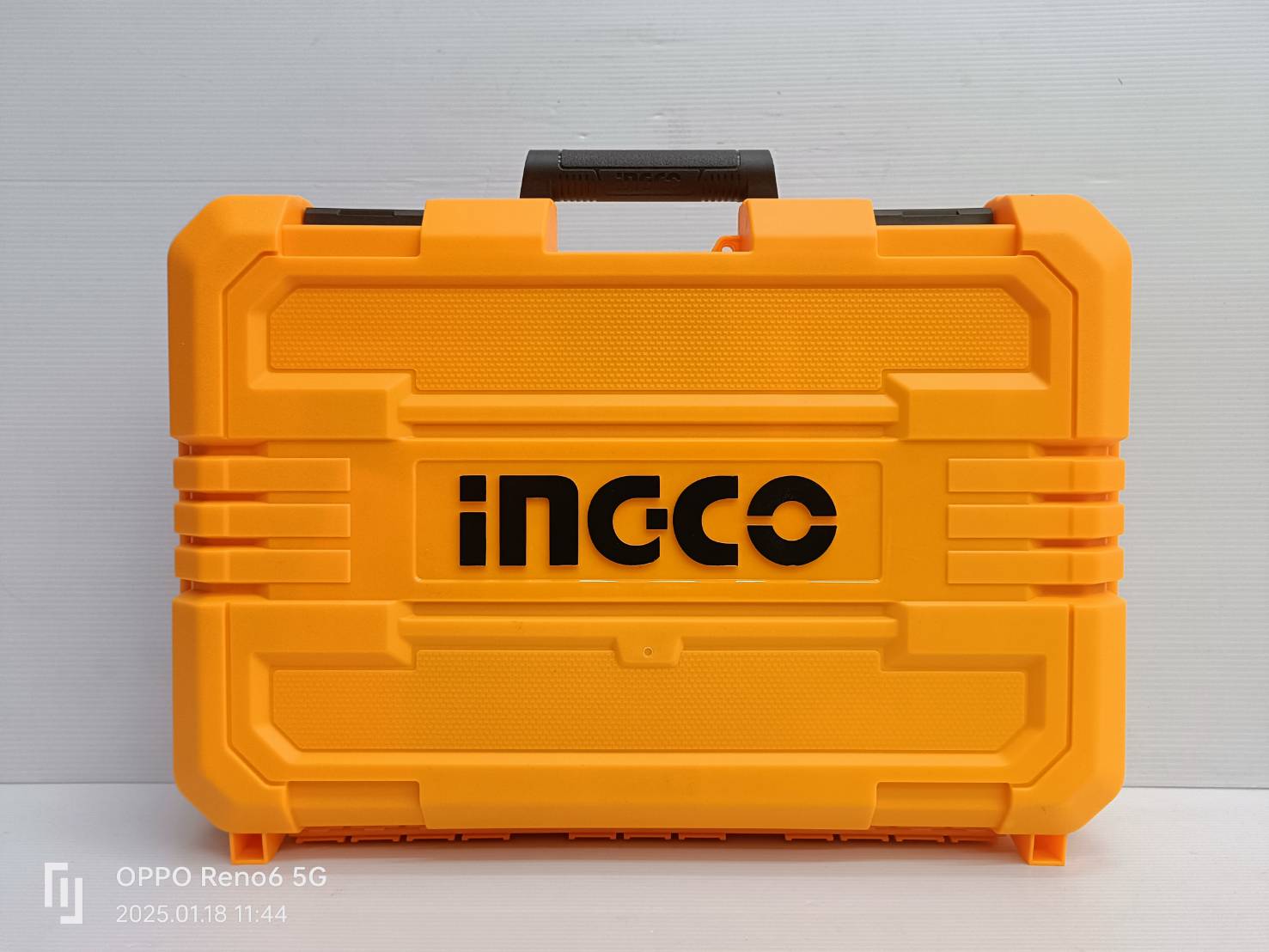 INGCO บล็อกไร้สาย3/4 1350Nm. รุ่น CIWLI20135 ครบชุด